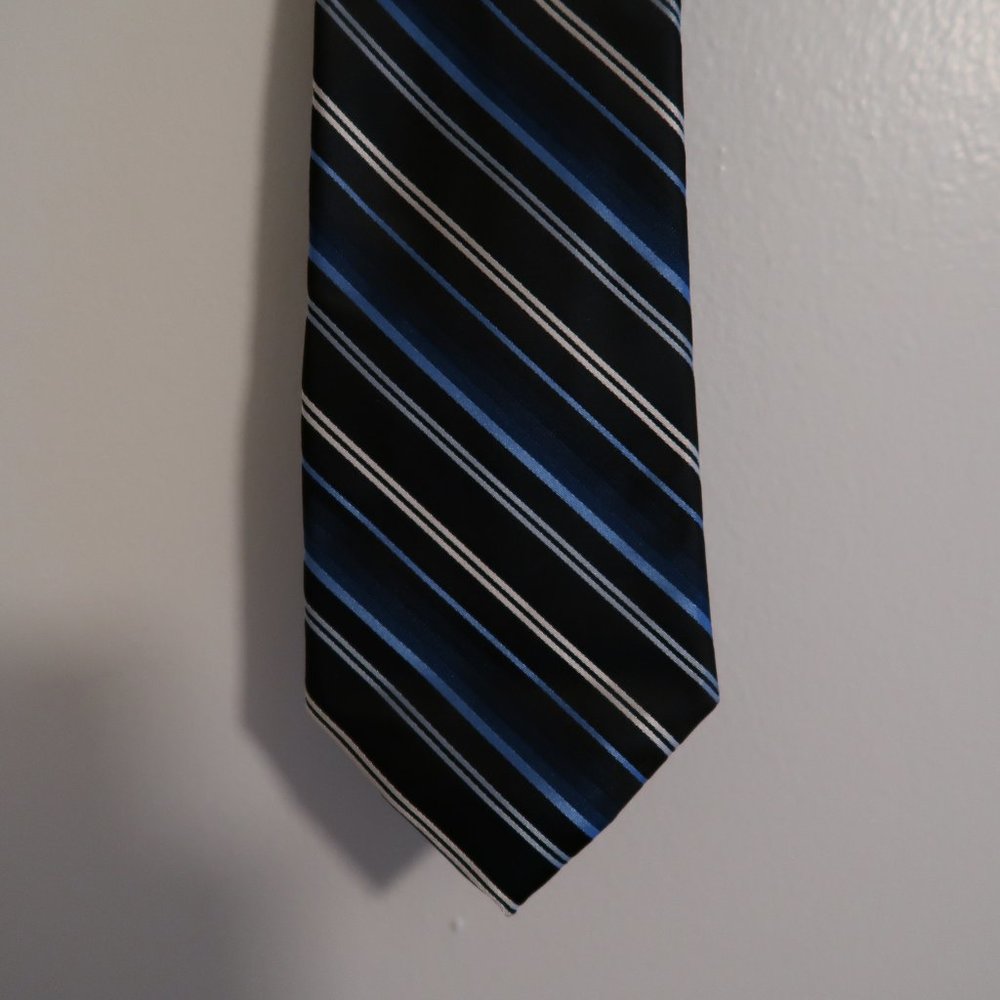 Arrow black blue white neck tie NWT
